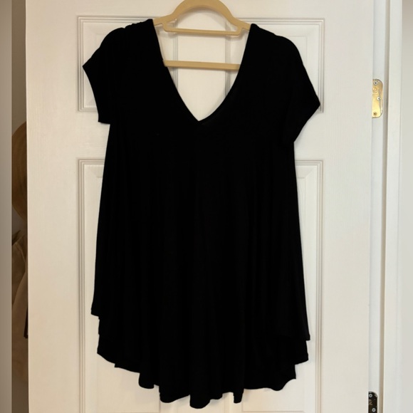 eri + ali Other - eri + ali v- neck soft beach cover up